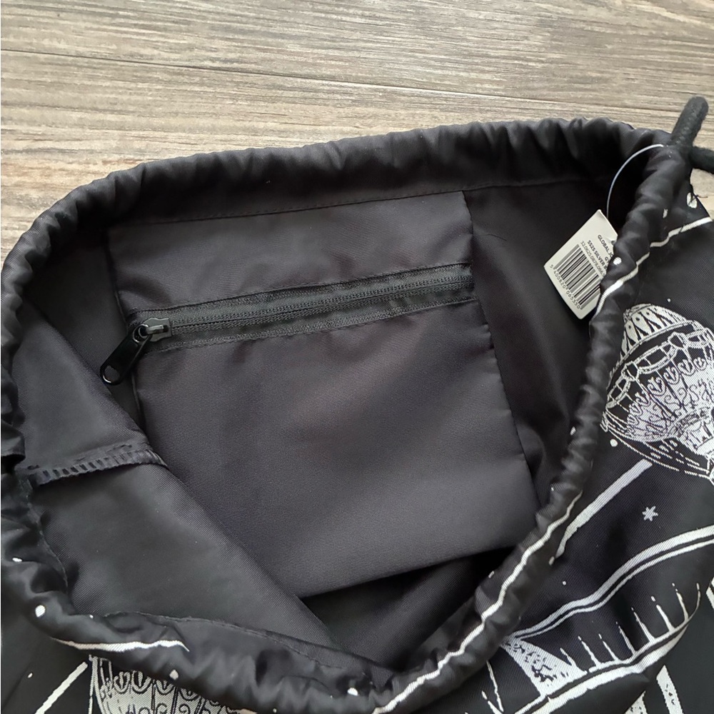 NWT- Tomorrowland 2025 drawstring bag & Goodies - Picture 5 of 9